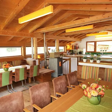 Alpin-chalet بيت للعطل *